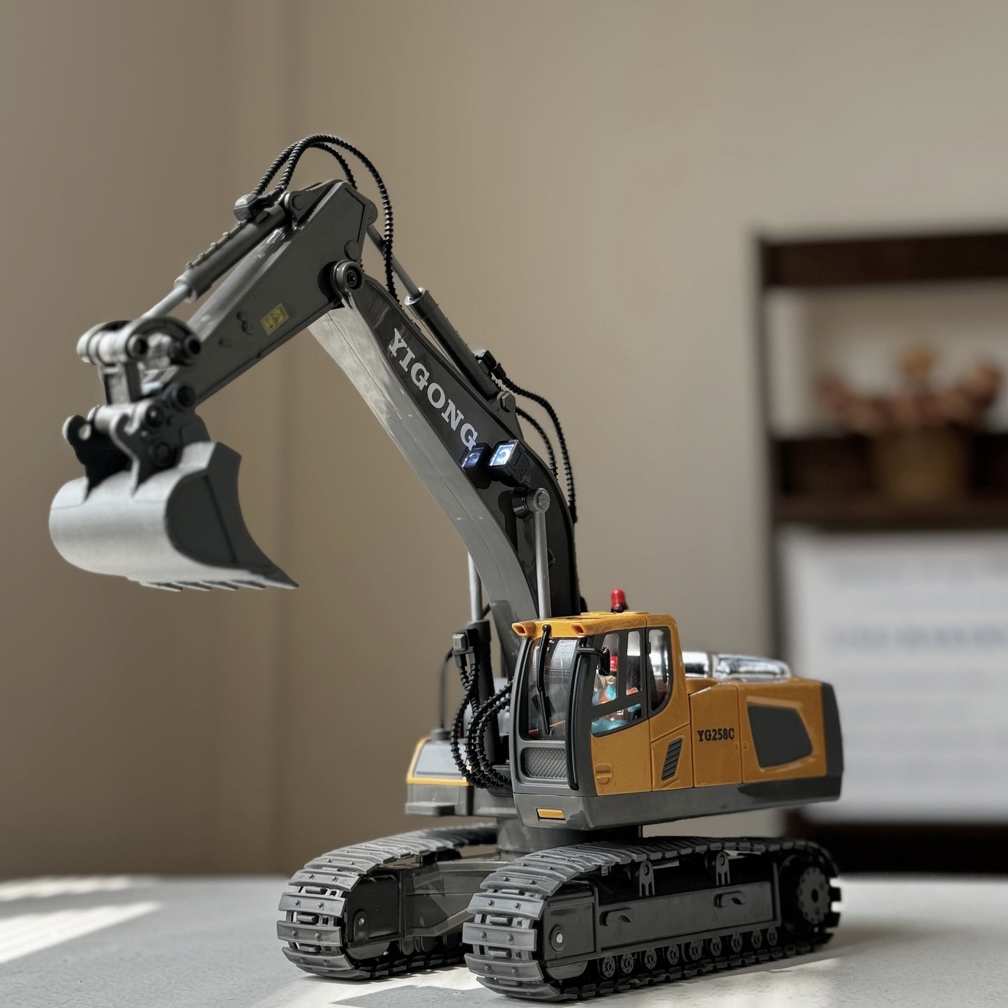 YIGONG 9-Channel Remote Control Excavator Toy with Lights and Sounds